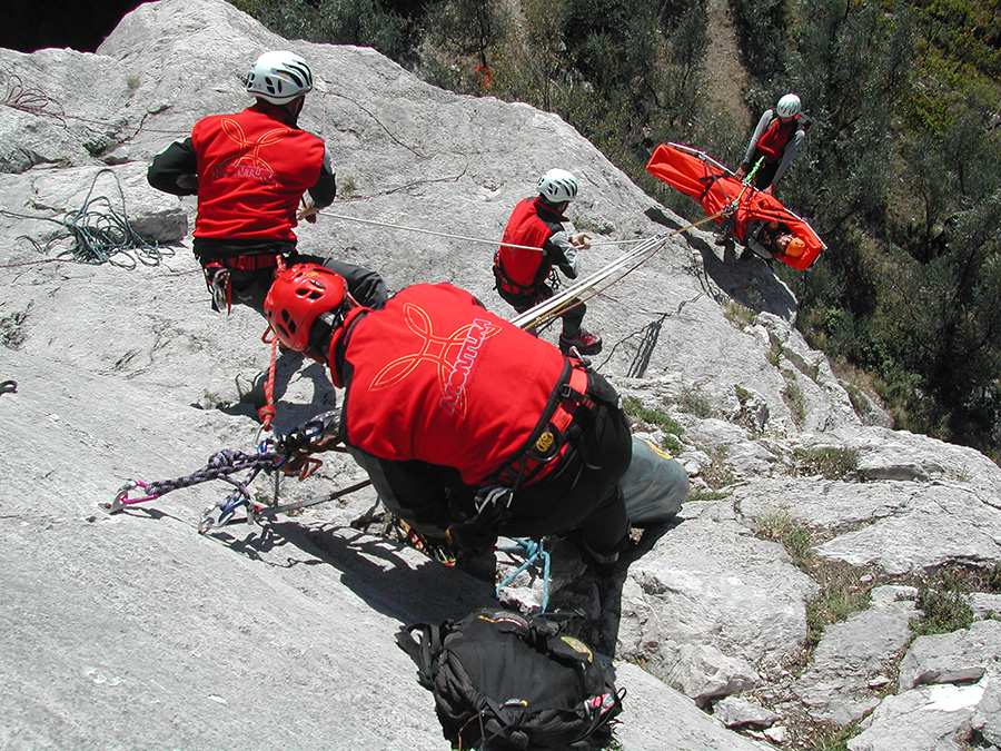 montura mountain rescue team